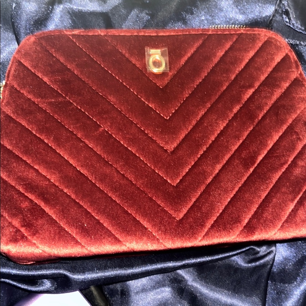 doTERRA Elegant Velvet Quilted Clutch - Red